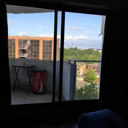 Apartment Entre Paris Et Disney. Au Pied Du Rer & Centrex